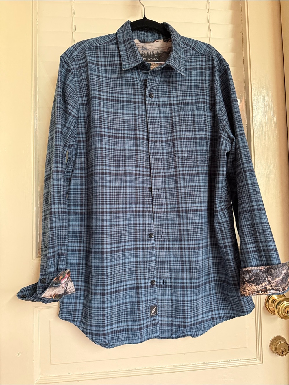 Men’s Pladra Flannel Button Down size Large